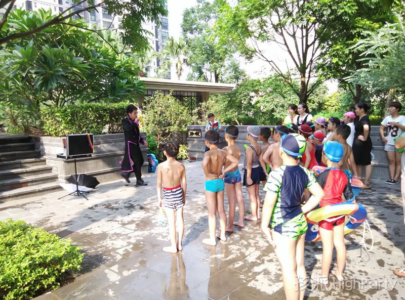 冰雪奇缘主题的夏日泳池派对，三个8岁女孩的集体生日PARTY